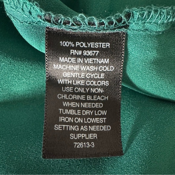 WORTHINGTON bold emerald ruffled sleeve - Picture 4 of 4